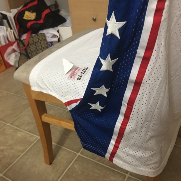 Mitchell & Ness Hardwood Classic 1977-78 Sixers J. Erving  #6 Jersey White - Picture 5 of 8